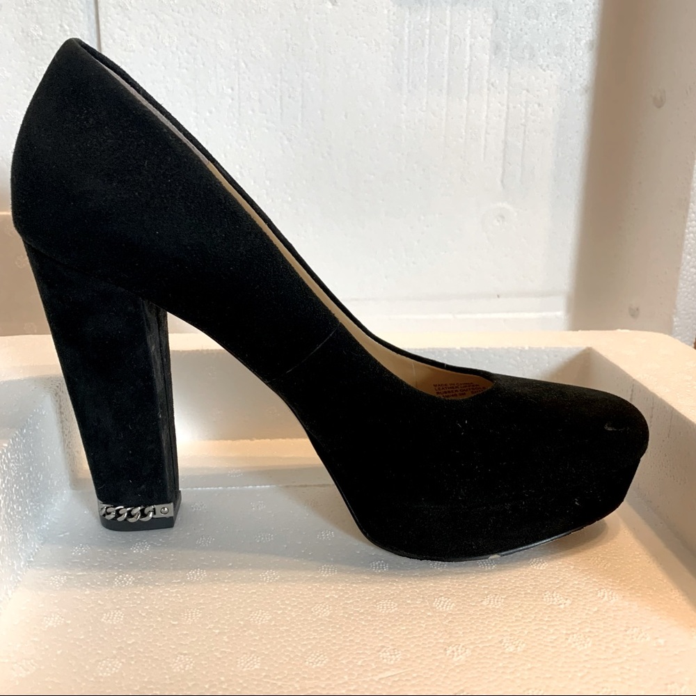 Michael Kors Sabrina suede heels chain detail size 9.5